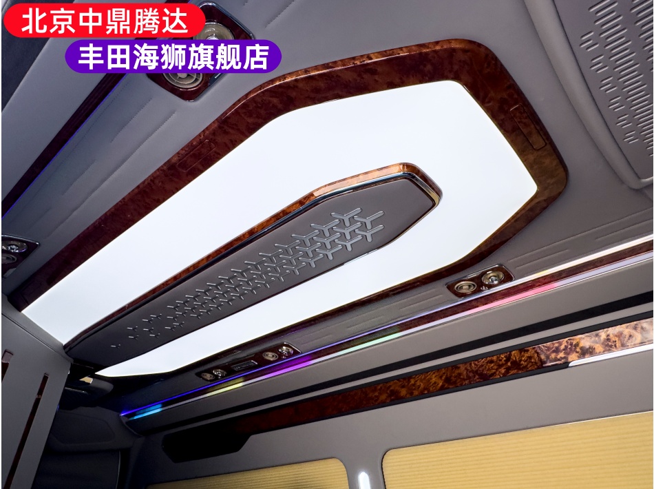 丰田海狮内饰实拍图 (9).jpg